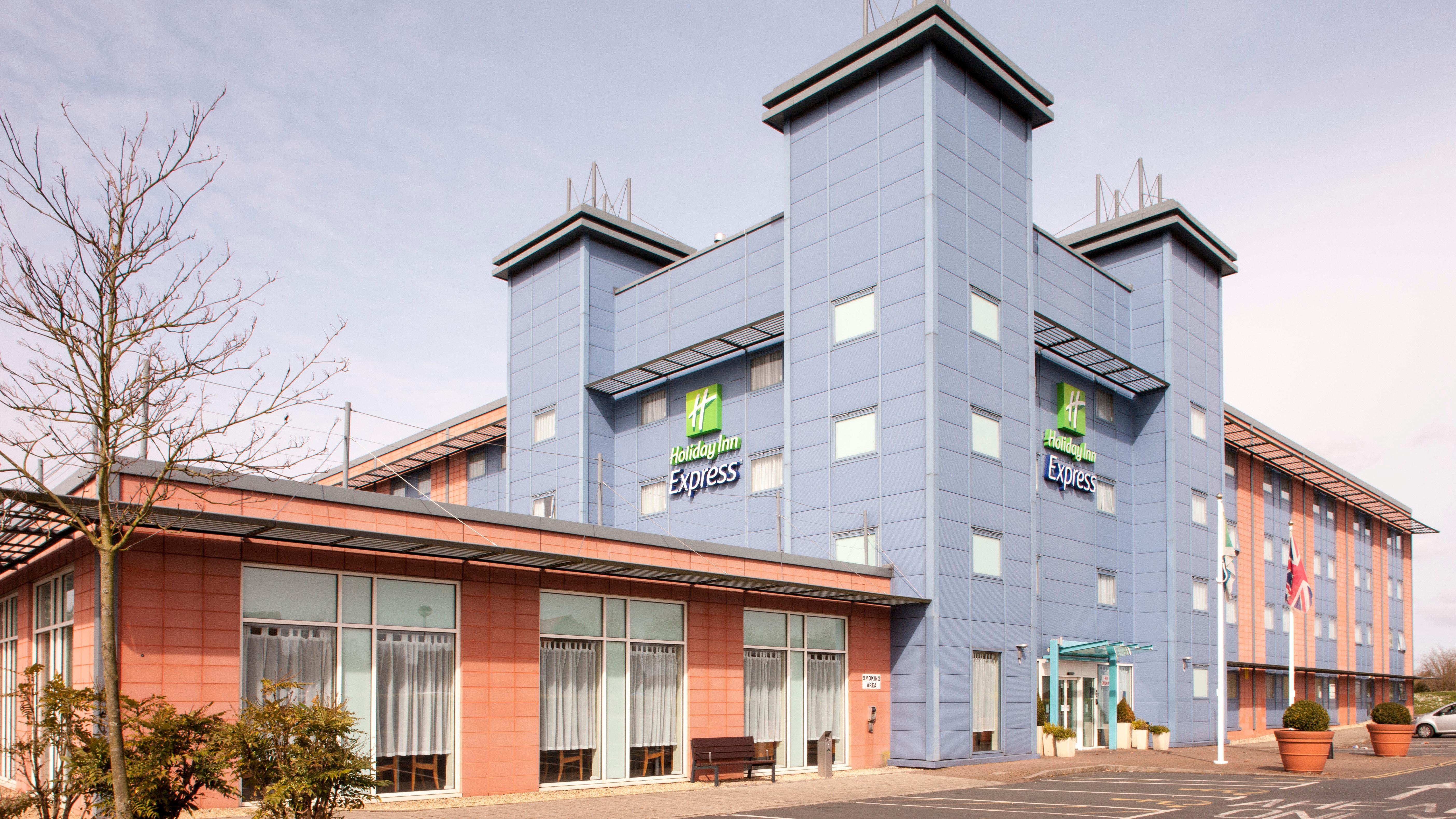 Holiday Inn Express Oxford Kassam Stadium, An Ihg Hotel Exterior foto