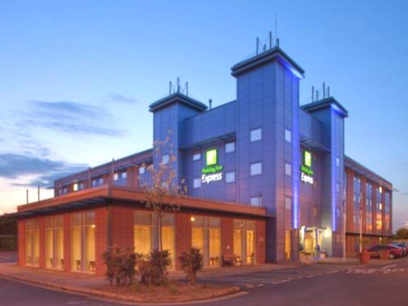 Holiday Inn Express Oxford Kassam Stadium, An Ihg Hotel Exterior foto